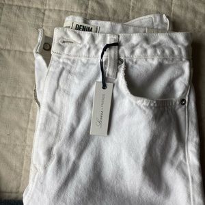 LOVERS AND FRIENDS MID RISE WHITE JEANS